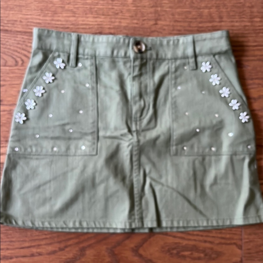 Crewcuts Girls Flower-embellished skirt in stretch herringbone.